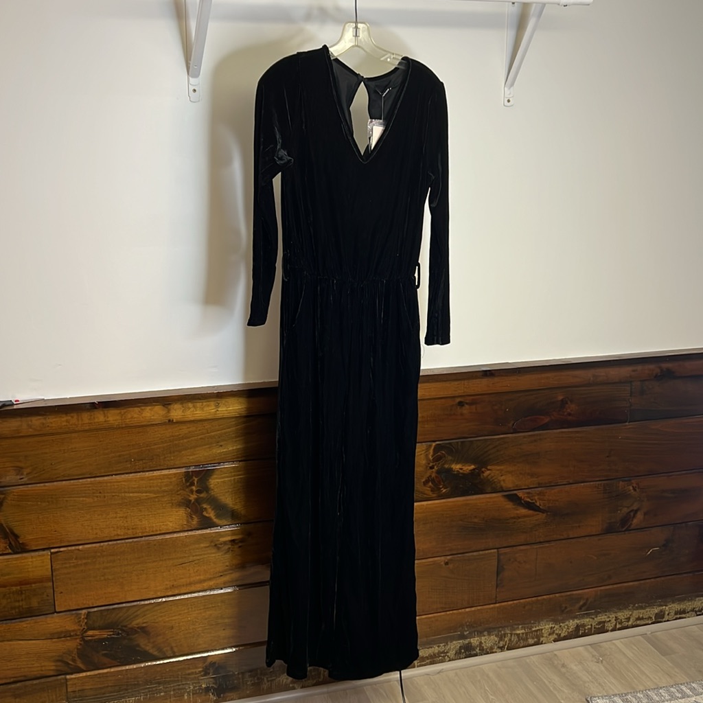 Nwt Amazon Long Sleeve Black Velvet Jumpsuit W/ Belt- M